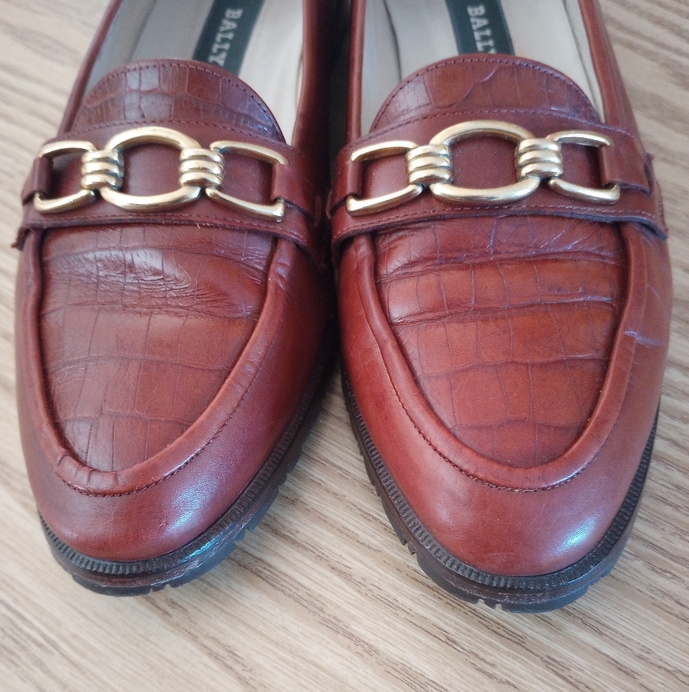 Bally Tiffany Cognac Italian Leather Loafers Gold Accent Preppy Old Money 8.5 M - Picture 3 of 12